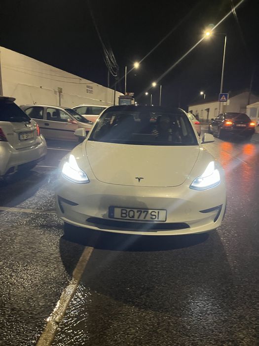 Aluguel tesla model 3