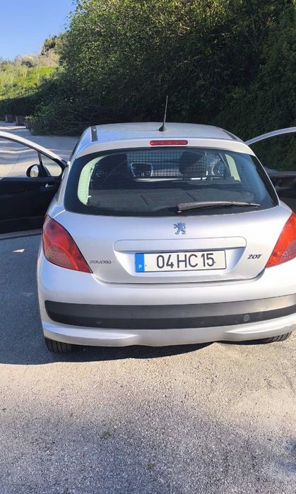 Peugeut 207 1.4hdi econômico e com revisões em dia