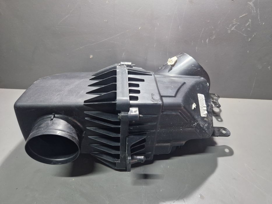 Корпус повітряного фільтра jeep cherokee kl 3.2 2018 2019 2020