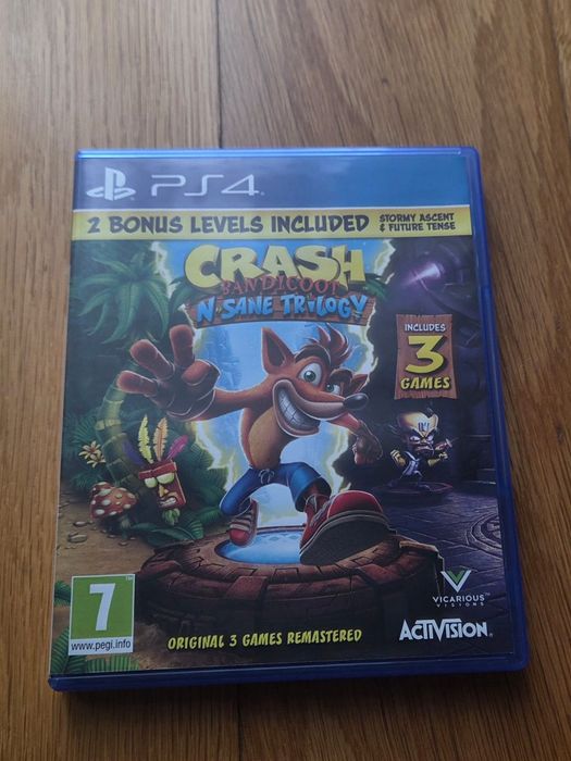 PS4 + 2 comandos + 9 jogos