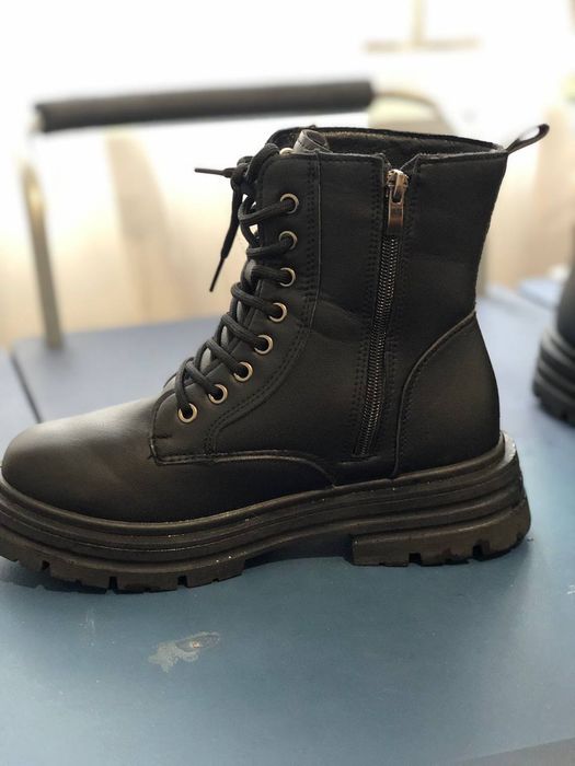 Нові ботінки Жіночі 40 розмір