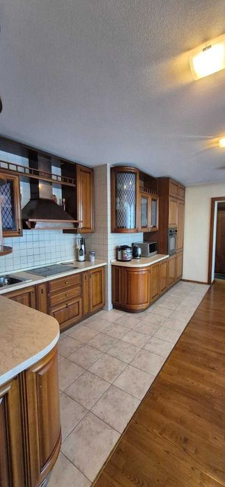 Оренда 3-кімнатної квартири 120 м.кв.біля метро «Палац Україна» Антоновича,122