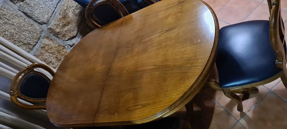 Mesa de jantar usada