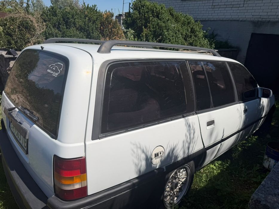 OPEL Omega Caravan