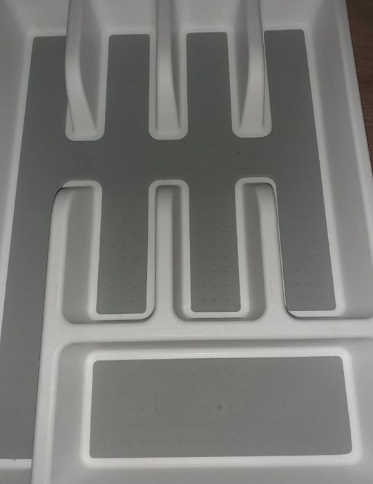 Suporte para talheres branco e cinza
