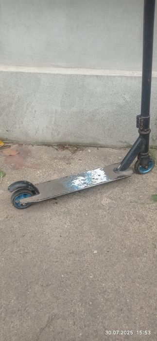 Продається самокат б/у !!! Стан , їздить можна , без проблем