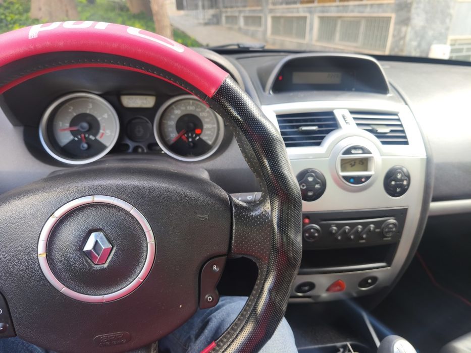Renault Megane 1.9 DCI versão karmann