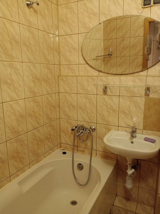Wynajmę mieszkanie 49.5m 3 pokoje 1 piętro z balkonem