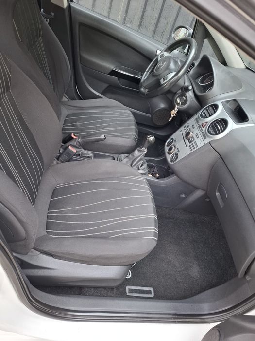 Opel corsa 2010 90cv