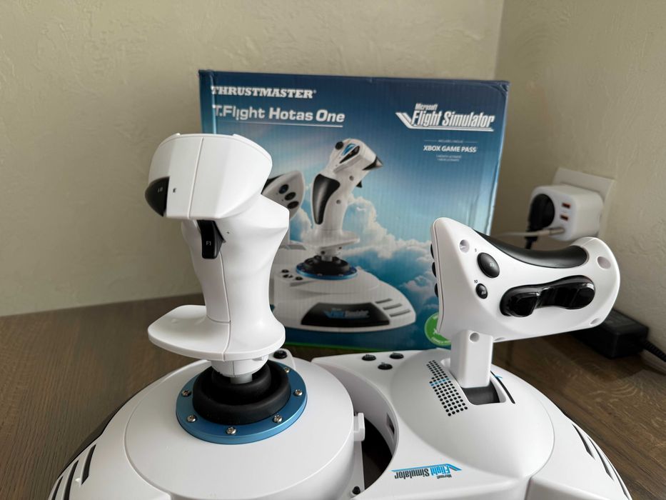 Джойстик Thrustmaster Hotas One