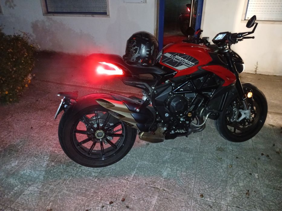 Moto espetacular,diferente...