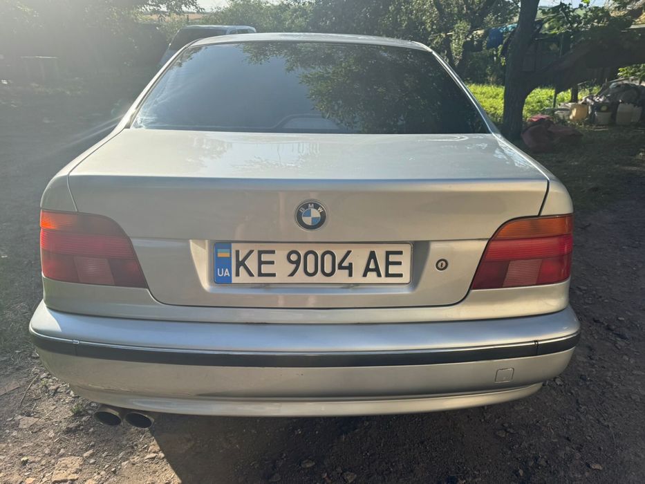 Продам BMW E39 520i