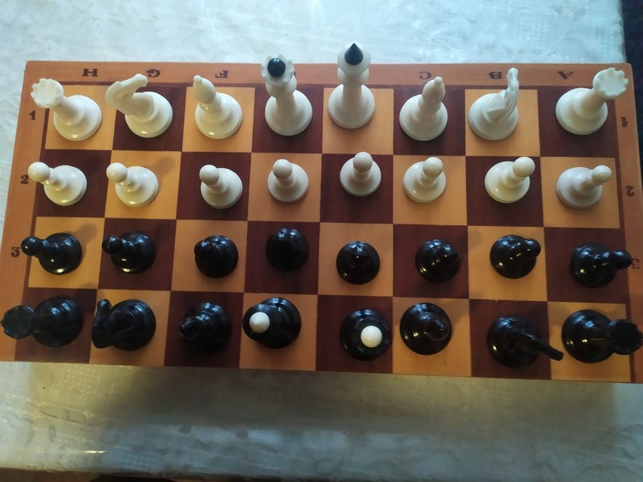 Шахматные фигурки.