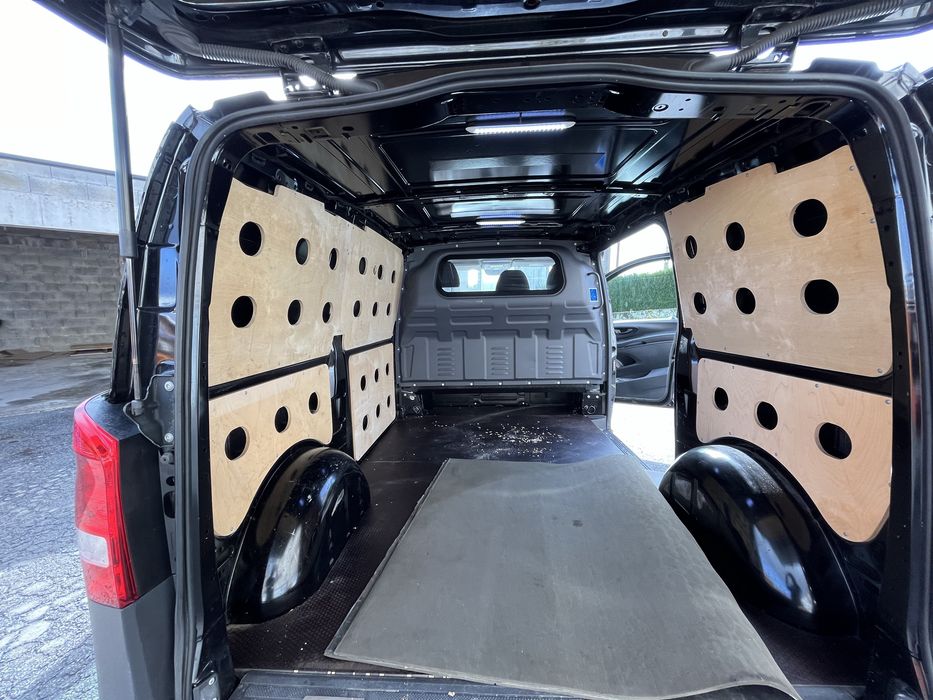 Mercedes Vito W447