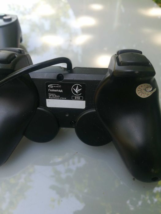 Продаю пару " Геймпад Gemix GP-50 "
