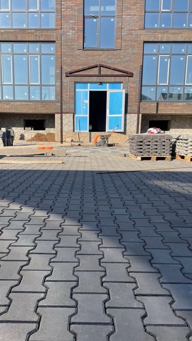 Укладка тротуарной плитки , асфальтирование