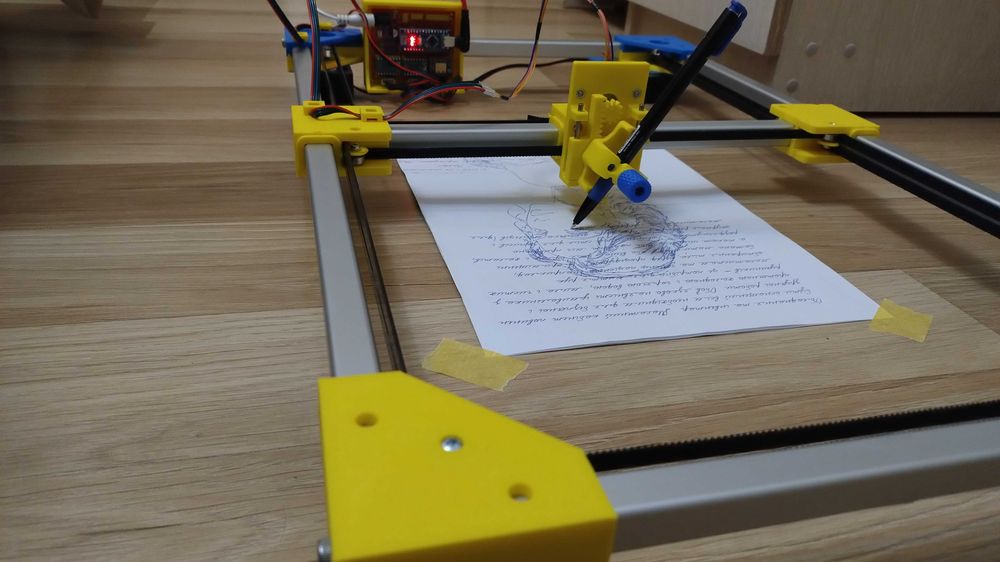 Робот самописець CNC