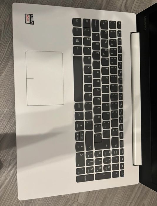 Portátil lenovo Ideapad 320-15AST