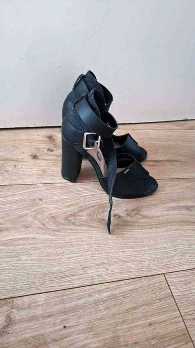 Buty na opcasie sprzedam
