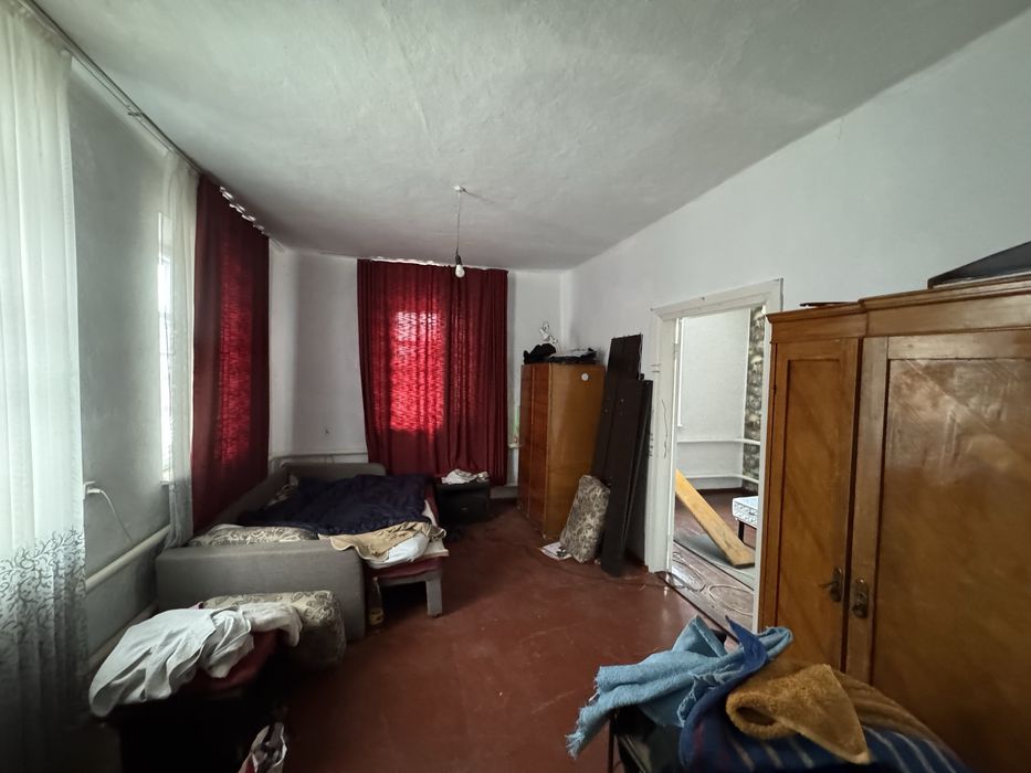 Продаж цегляного будинку