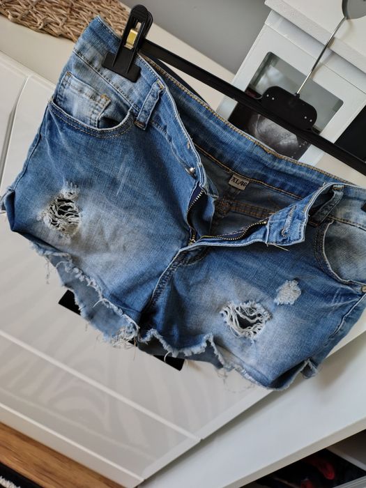 Spodenki jeansowe szarpane z frędzlami rozdarcia miękkie