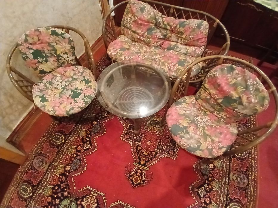 Продам меблі та техніку
