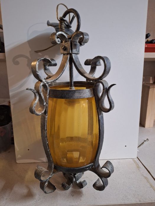 Ręcznie  kuta lampa