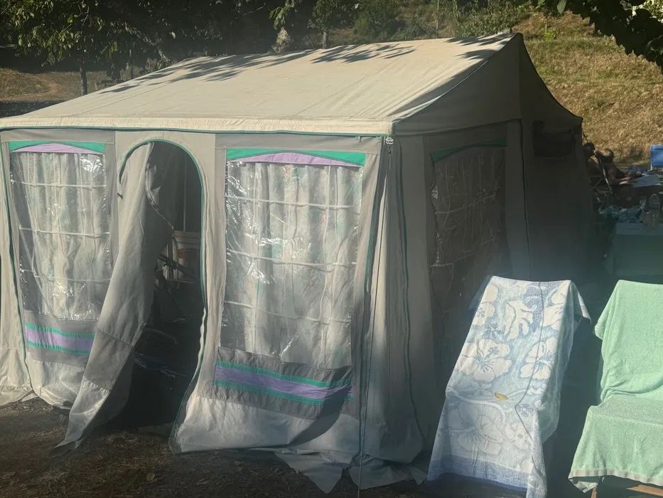 Auto tenda com avançado