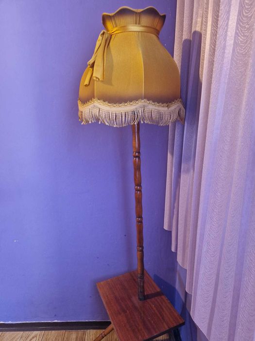 Lampa PRL z blatem, stolikiem