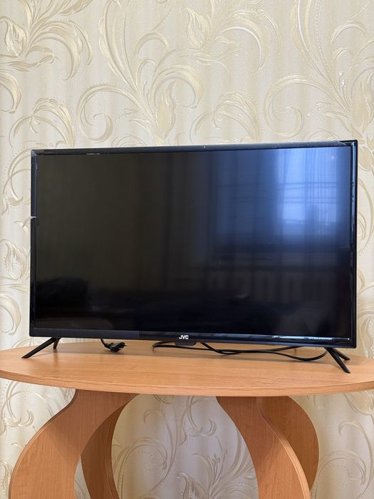 телевізор JVC в гарному стані