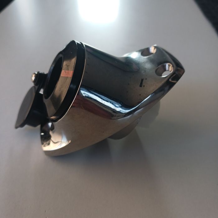 Gniazdo lampy nawigacyjnej 360°do łodzi jachtu  Osculati