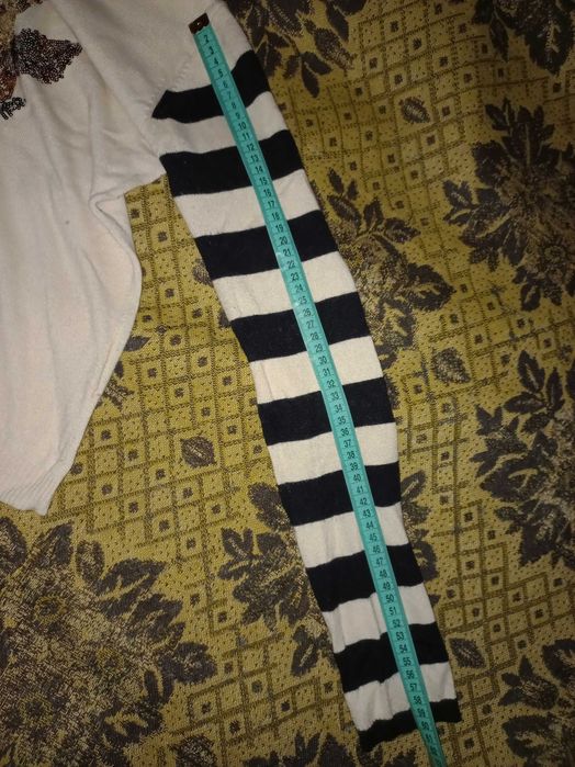 Кофты на девочку 10-12 лет.