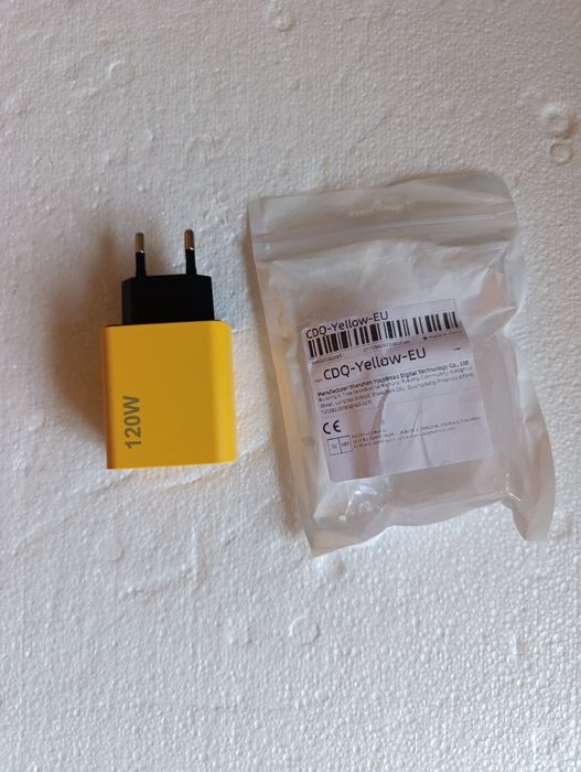 Зарядка телефона 4 гнезда новая