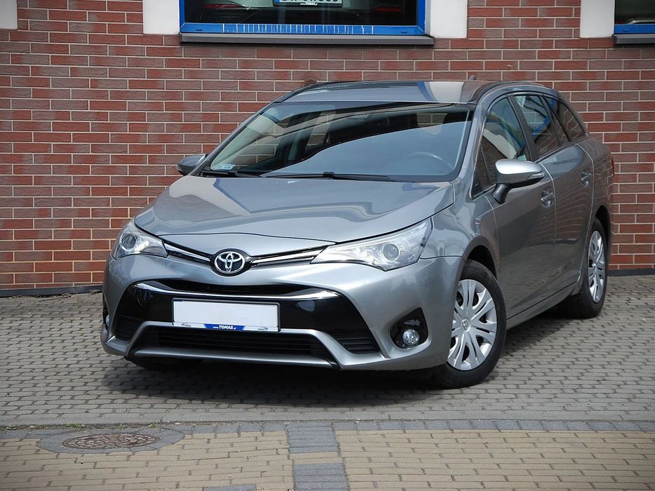 Toyota Avensis 1,8 147 KM Salon Pl. F.VAT 23%