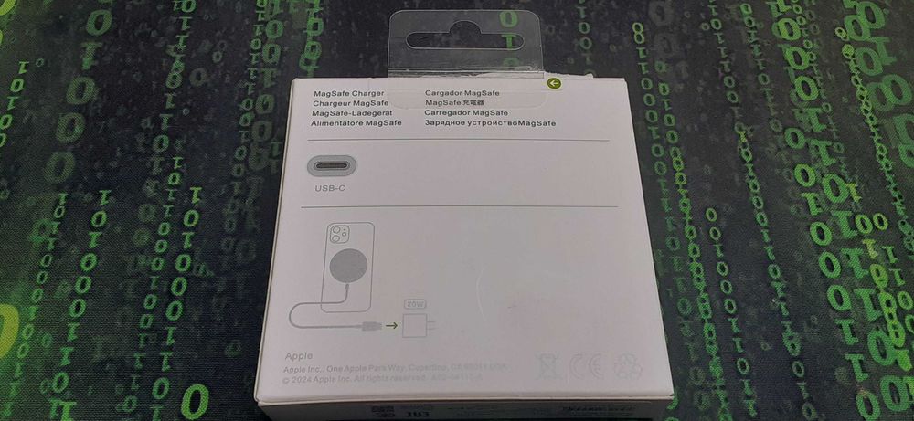 Ładowarka Bluetooth Apple model 2140