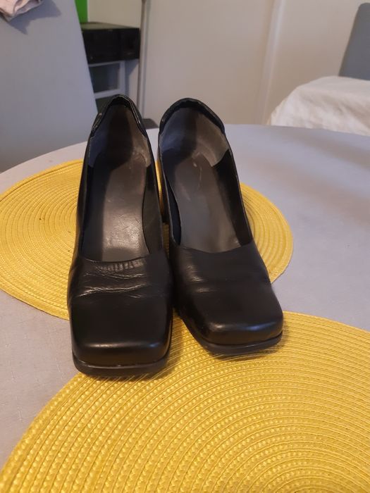 Buty czółenka skórzane. Firma D'Crispin. 41 Firma