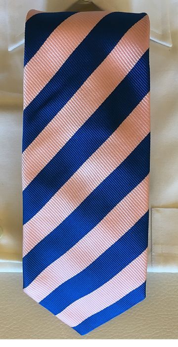 Gravatas de seda novas de boa qualidade. O preço é para UMA gravata