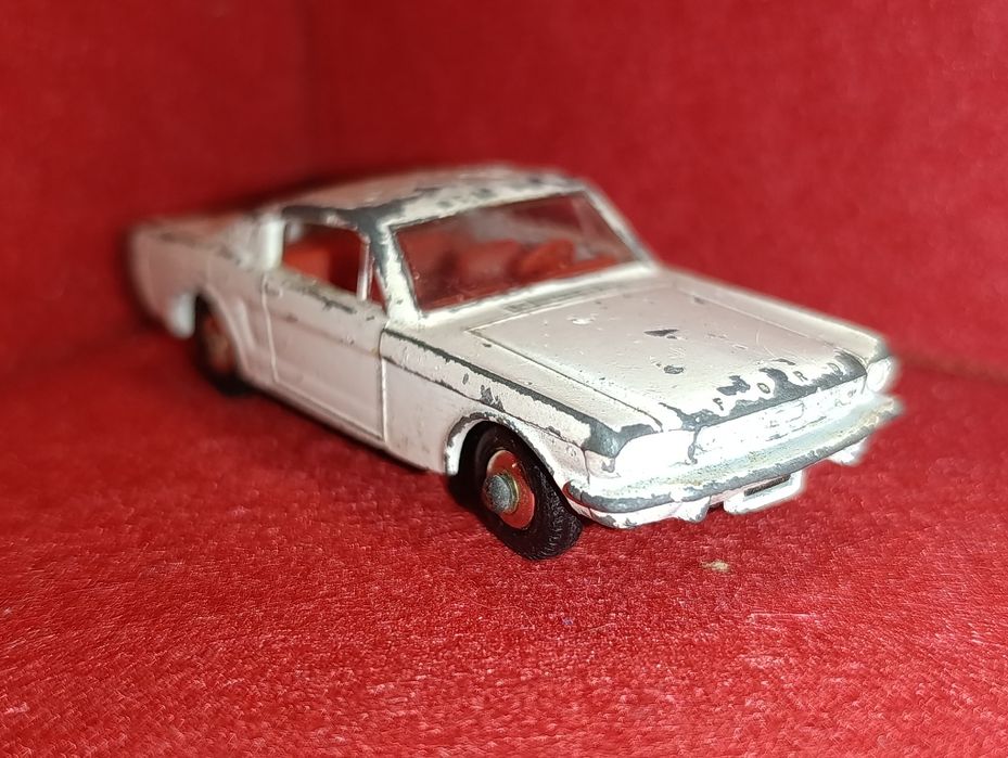 Ford Mustang Matchbox 1960