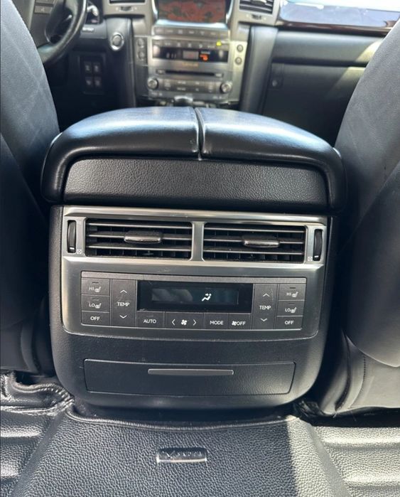 Lexus LX570 2011 офіциал!