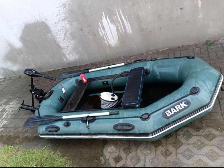 Wysyłka ponton łódka z silnikiem stan bdb ryby i rekreacja