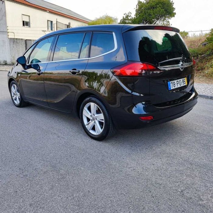Opel Zafira 1.6 Cdti com teto panorâmico e possibilidade de troca