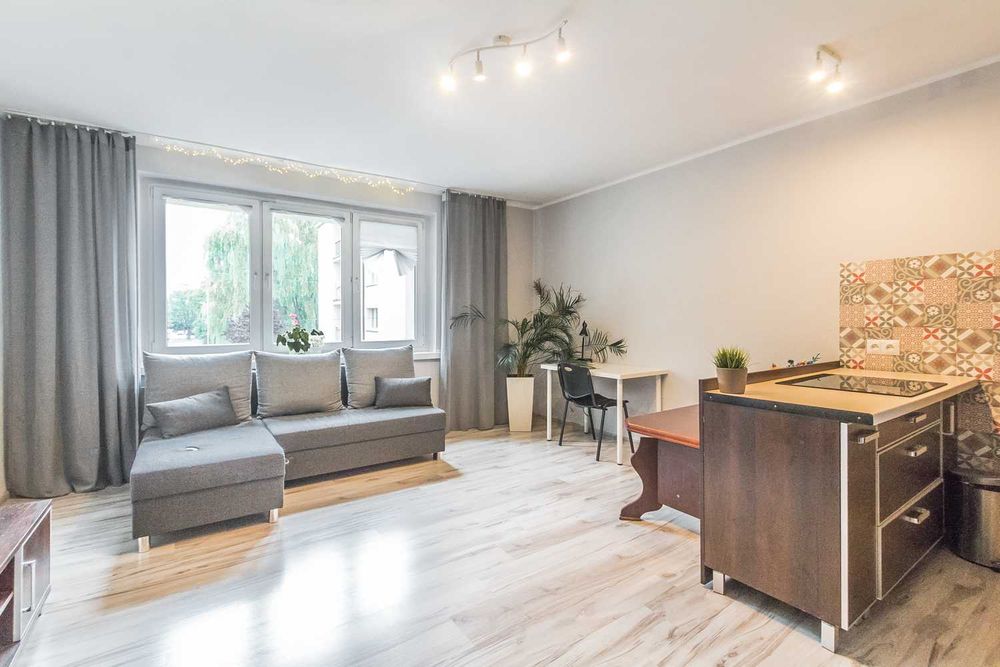 Właściciel wynajmie - Koszutka - ul. Widok - 2 pokoje - 37m2 - parking - piwnica - cisza i spokój