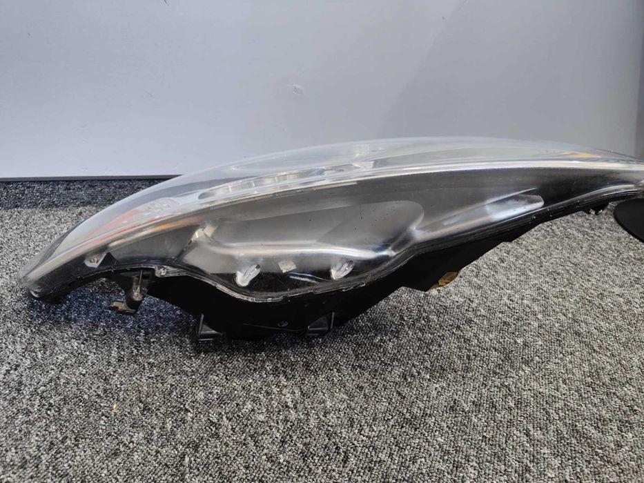 Reflektor Xenon Ford Mondeo MK4 przed lift zregenerowany prawy