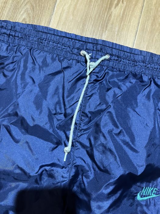Вінтажні нейлонові спортивні штани Nike