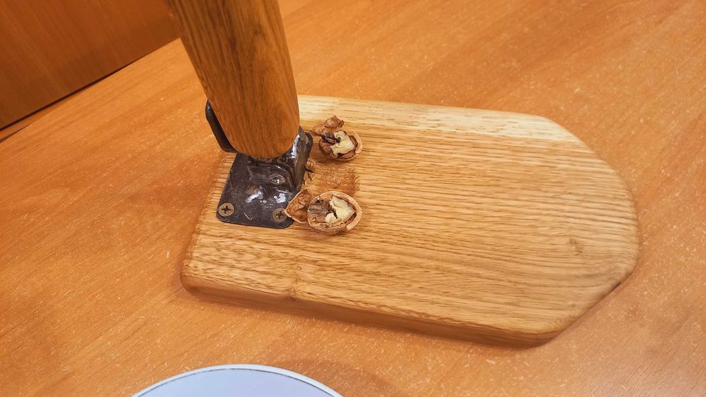 Орехокол Полки настольные Орех