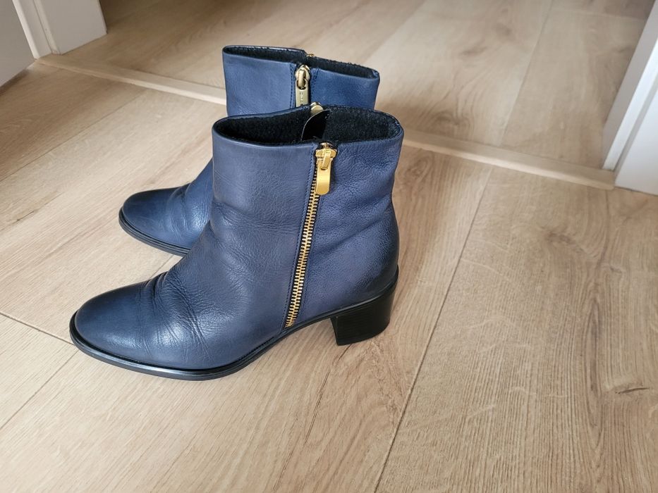 Botki Gino Rossi w rozmiarze 36 2× założone