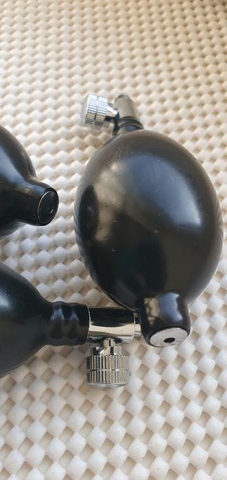 Груша латексна з металевим випускним клапаном і  з заднім клапаном