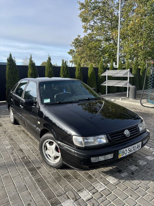 Чорний passat b4