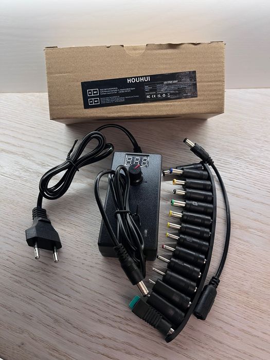 Uniwersalna ładowarka do laptopa