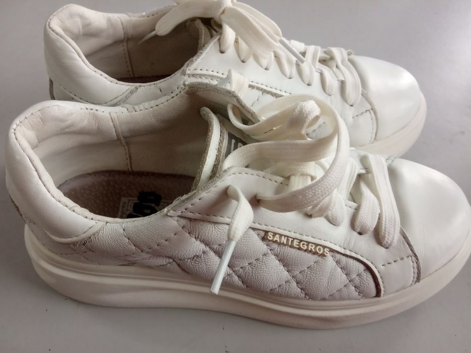 Кросівки,розмір 34,)